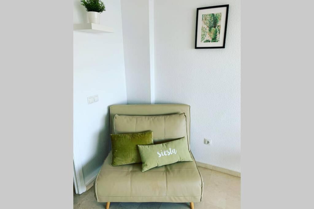 Amazing Frontline Sea Views Studio Apartment Castillo Del Vigia Torremolinos Eksteriør bilde