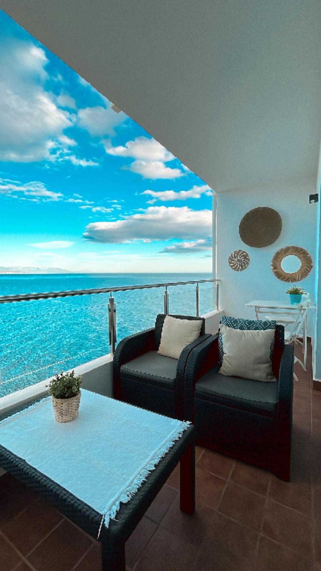 Amazing Frontline Sea Views Studio Apartment Castillo Del Vigia Torremolinos Eksteriør bilde