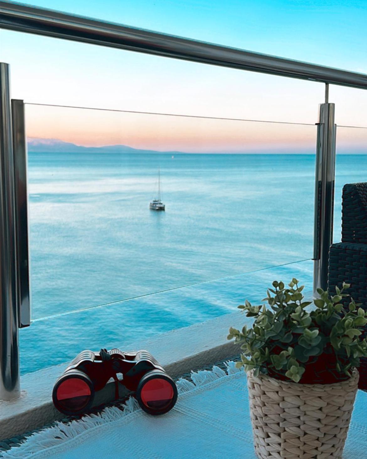 Amazing Frontline Sea Views Studio Apartment Castillo Del Vigia Torremolinos Eksteriør bilde